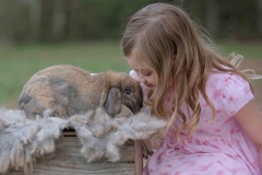 little-girl-with-bunny-photography