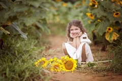 sunflower-farm-photography-little-girl-2