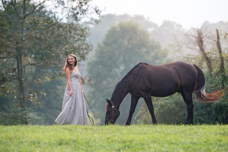 Senior-Girl-Farm
