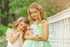 Styled-Child-Photography-Sister-Snuggles