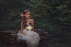 child-photography-with-latern-roswell