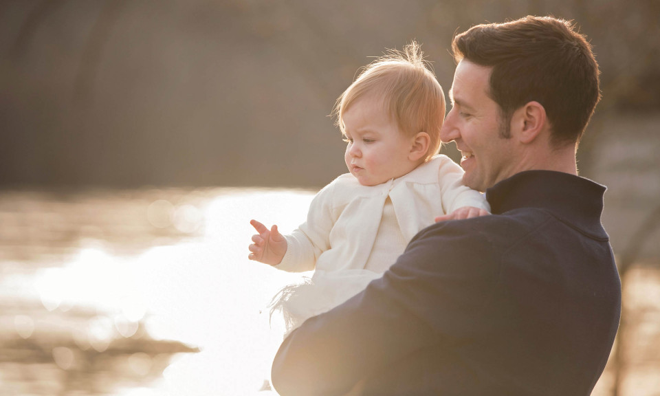 father-daughter-moment-river-photography-roswell