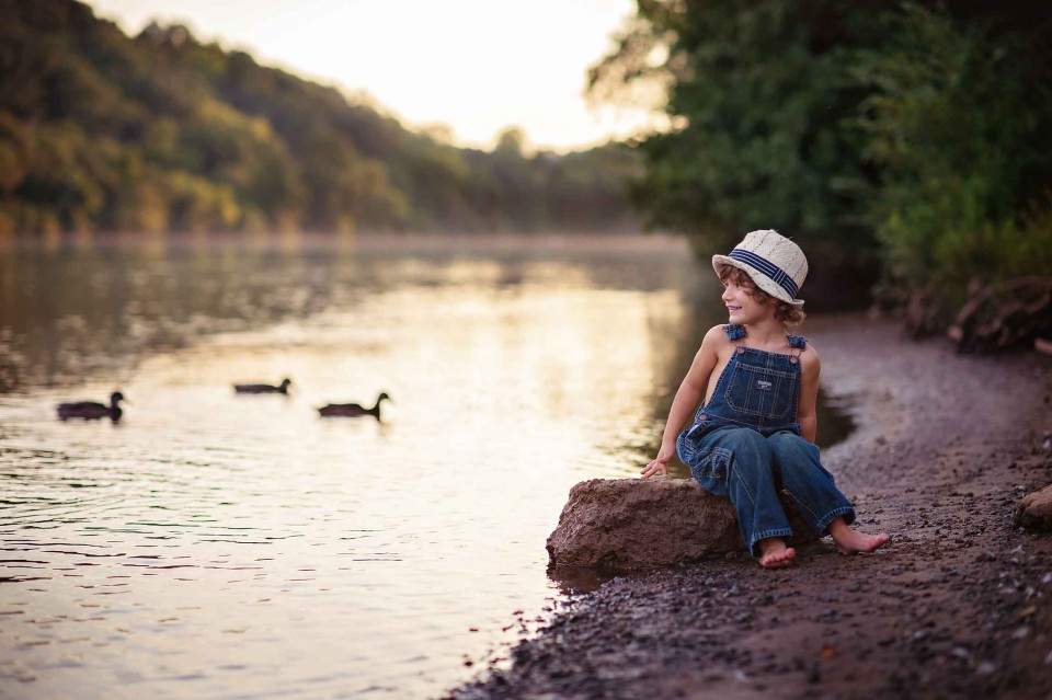 Boy-looking-at-river-roswell-river-photographer