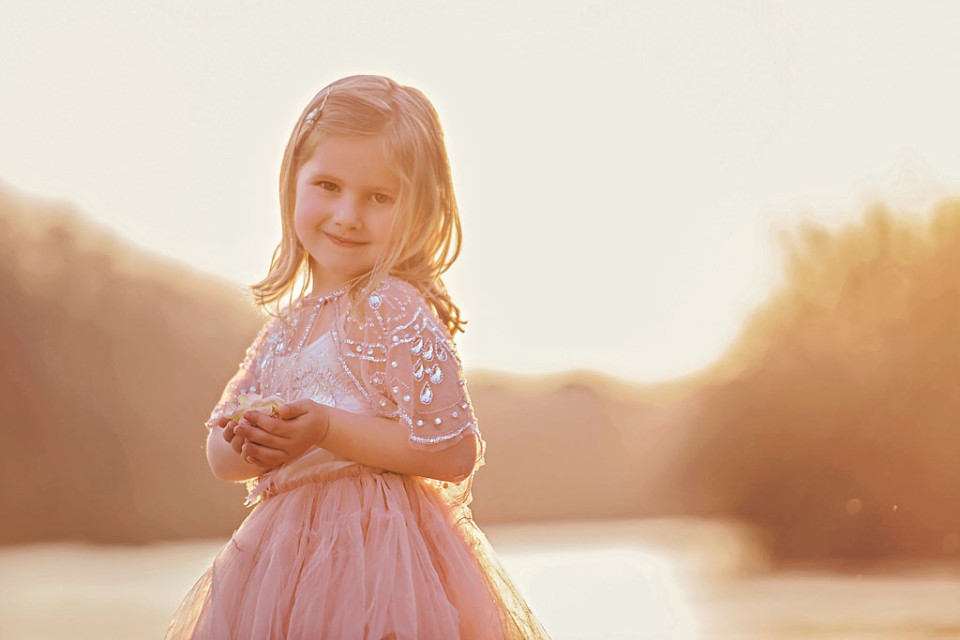 little-girl-photography-roswell-river