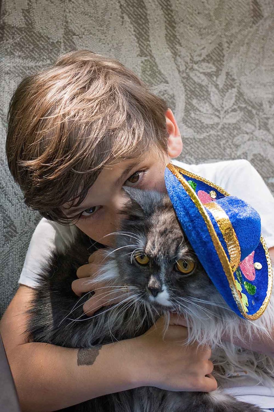 Boy-Sombrero-Photographer-Cat