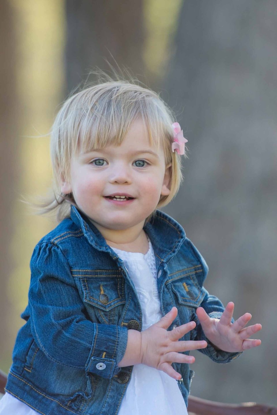 Little-Girl-Clapping-Image