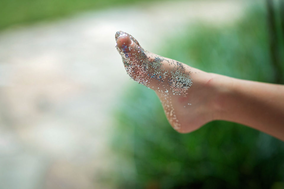 sparkles-children-freckled-flower-photography